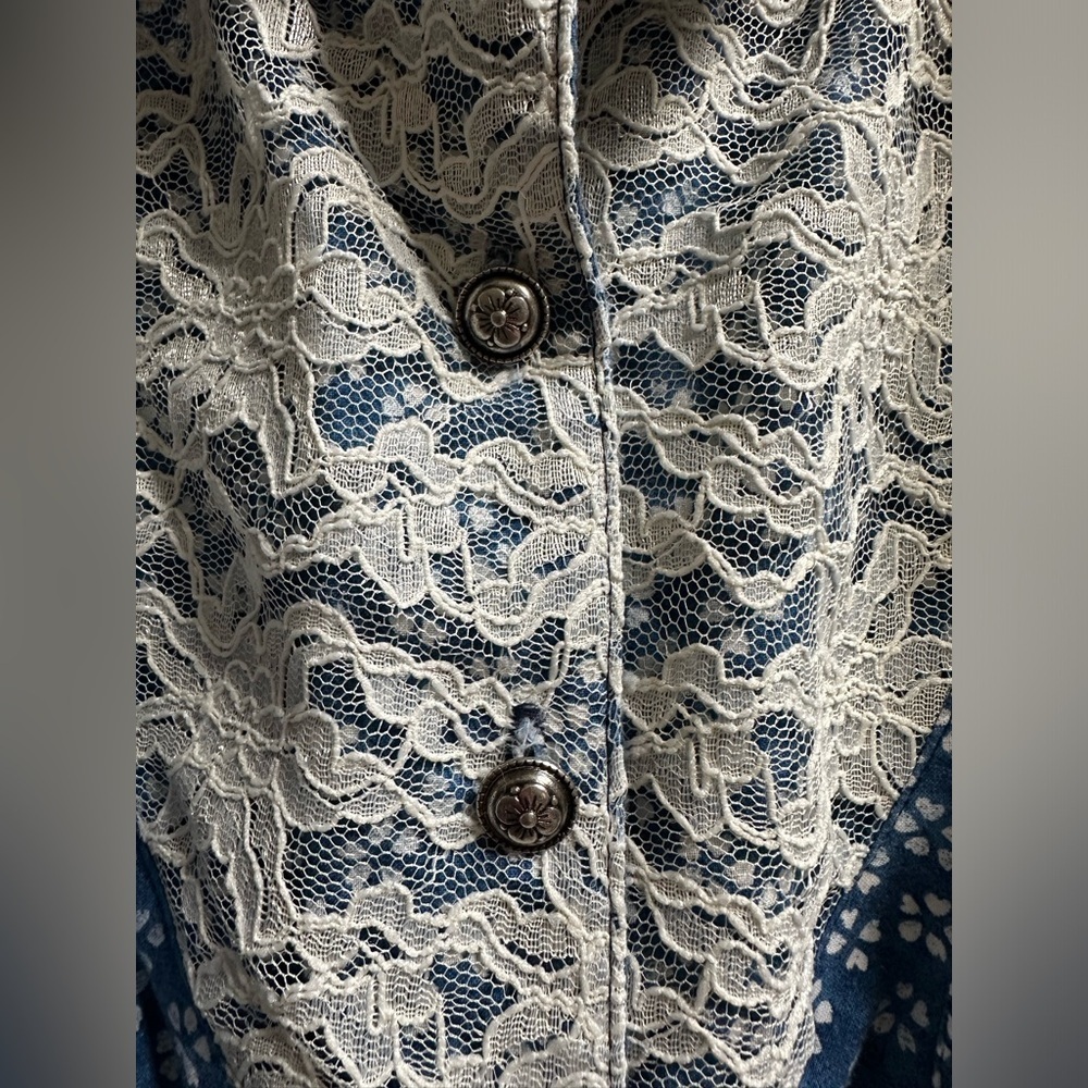 SOLD | Vintage RoughRider By Circle T Blue Floral Vest/Blouse | Women’s Size XS - Picture 2 of 9